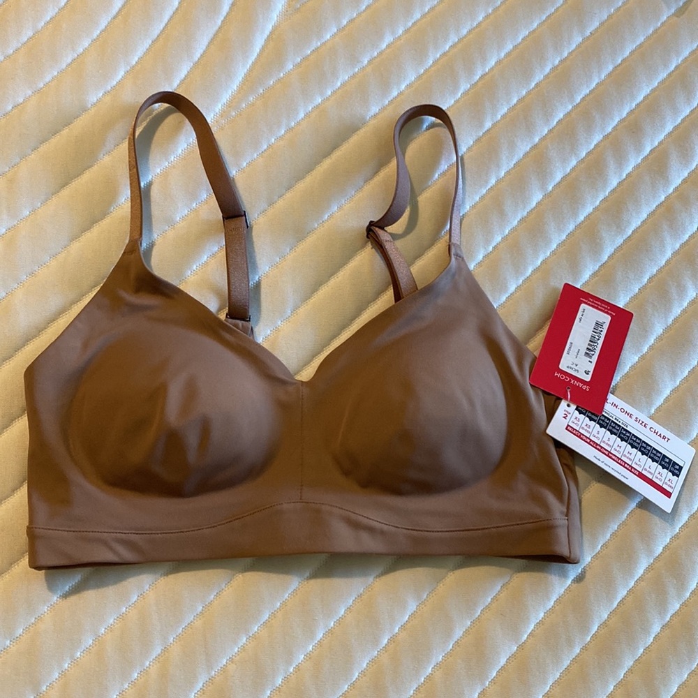 SPANX All-in-One Wireless Bra